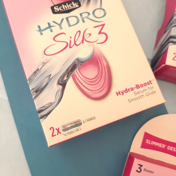 Schick Hydro Silk 3 Razor Bundle - Picture 12 of 16